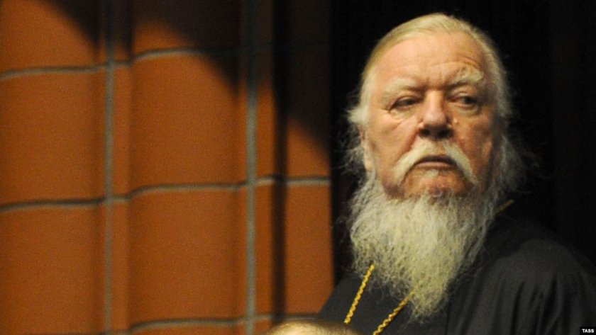 Руското православие: Живеете с мъж без брак? Приституирате безплатно