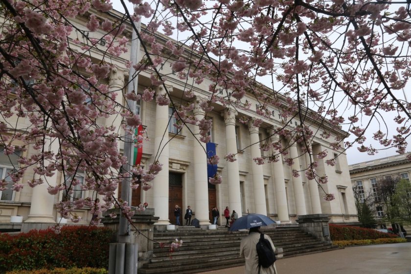 Националната библиотека спря работа за читатели