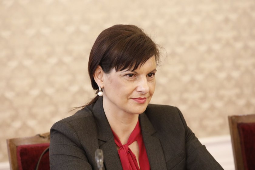 Даниела Дариткова: Правителството и оперативният щаб работят в синхрон, за да се предвидят всички възможни сценарии