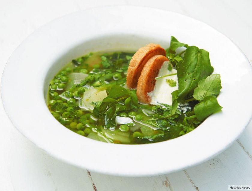 Бистра зелена супа