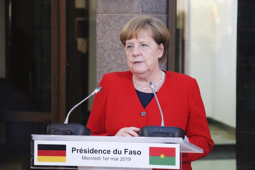 Меркел иска обща европейска позиция по кризата с Либия