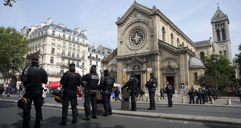 Първомайско: Полицията задържа 35 души в Париж преди шествията