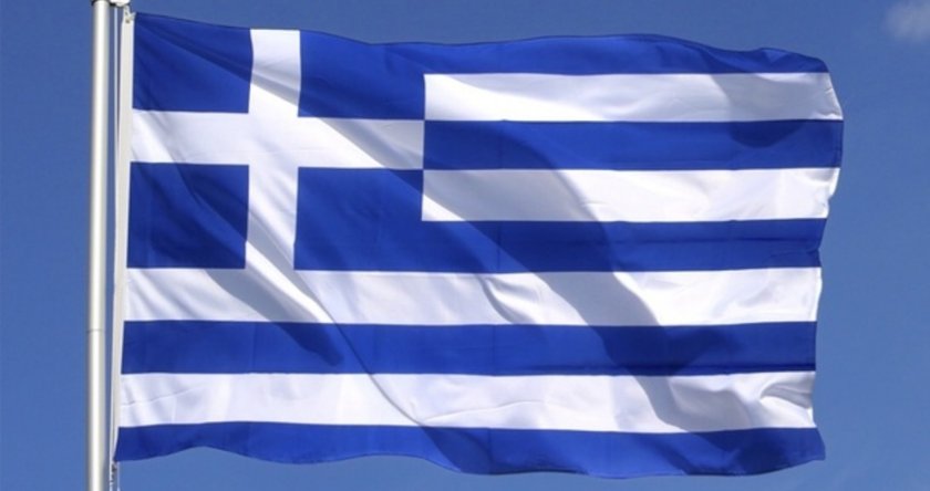 Гърците трябва да пускат есемес, за да излязат от къщи
