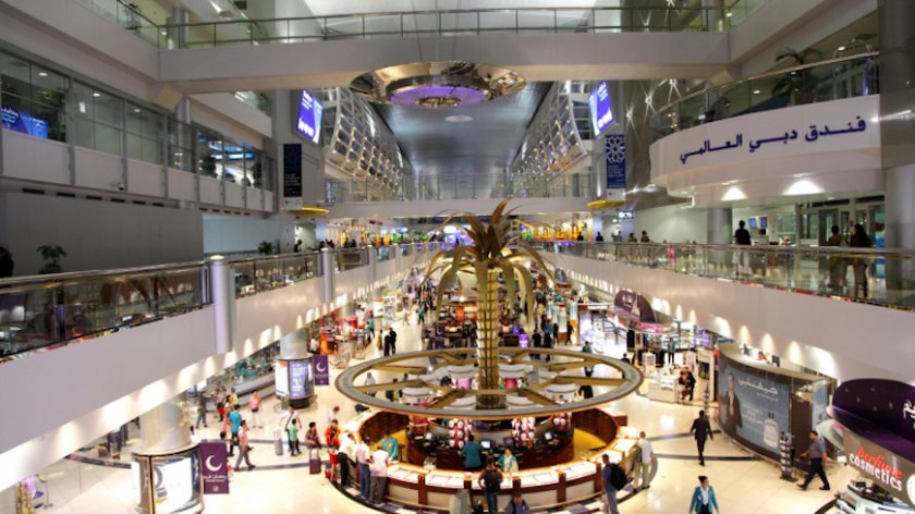 Летищата в Абу Даби и Дубай спират да обслужват пътници от 26 март