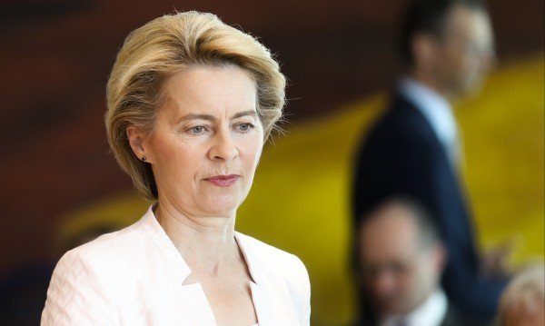 EK: Спешните мерки в Европа да не сриват демокрацията