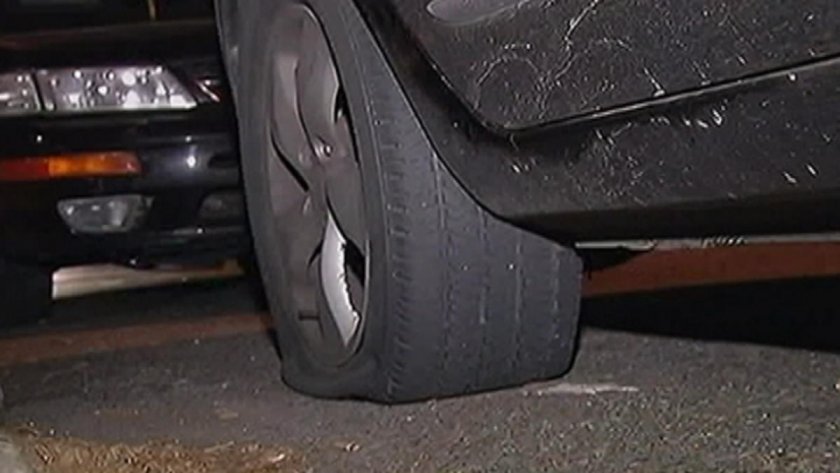 Издирват вандали, нарязали гумите на 4 коли в Златарица