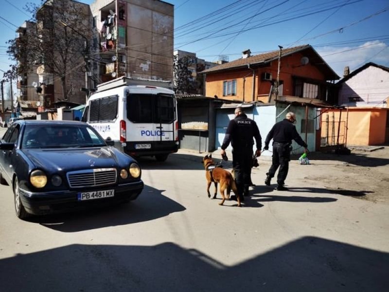 Акция на полицията и НАП в "Столипиново"