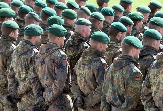 Германия мобилизира 15 000 военни заради COVID-19