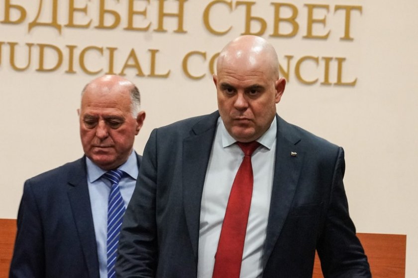 Иван Гешев възмутен: €10 000 и делото попада при определен съдия