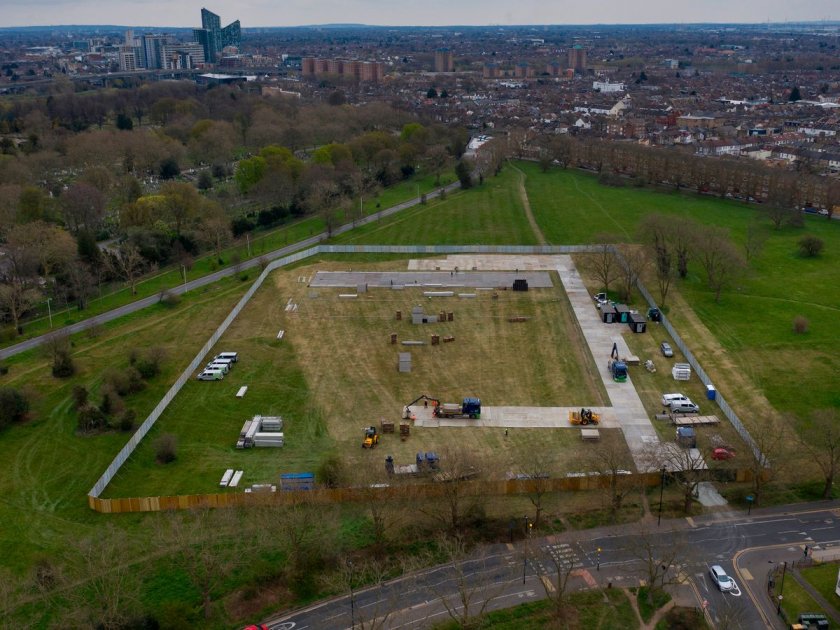 Морга с размерите на две футболни игрища строят в Лондон
