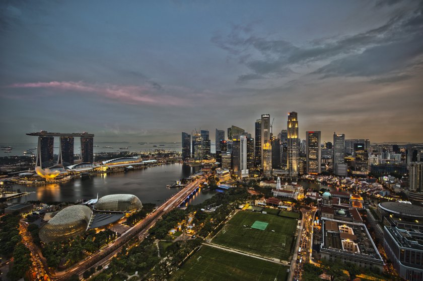 Сингапур бори епидемията с „верижен прекъсвач”