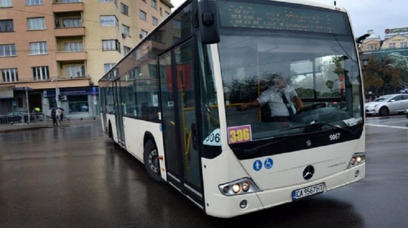 Двама шофьори на рейс в София са заразени