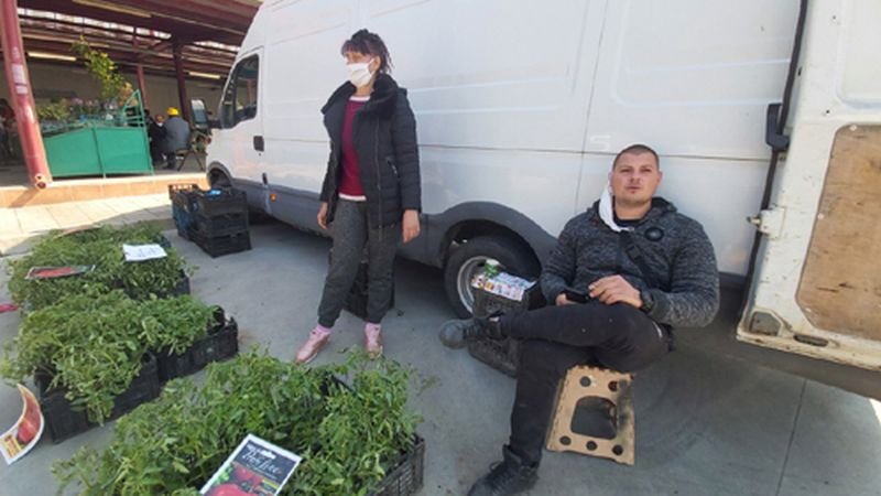 Изгониха десетки търговци от пазара в Раднево (ВИДЕО)