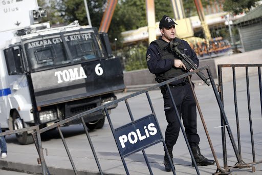 Масови санкции за неспазване на полицейския час в Турция