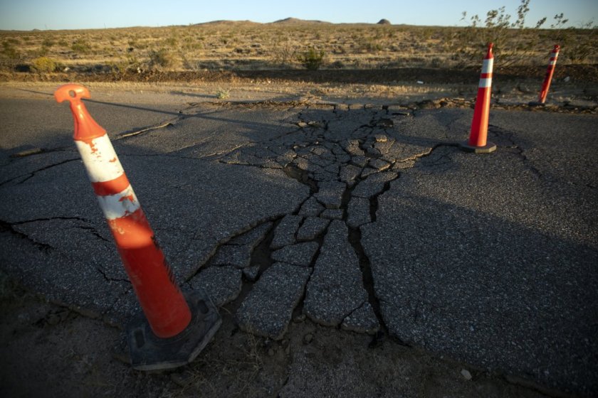 Земетресения разлюляха Калифорния и остров Крит