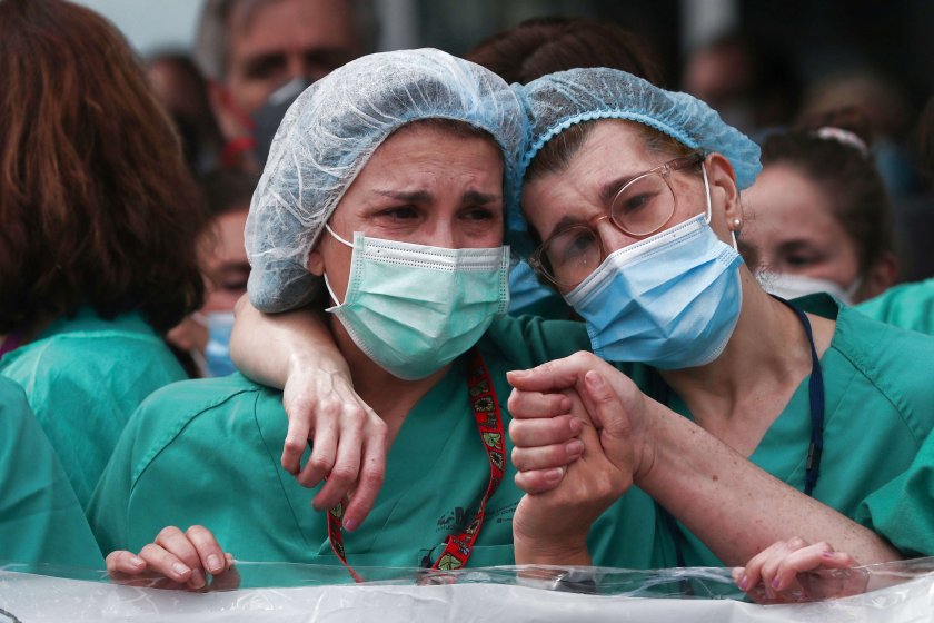 Жертвите на коронавируса в Испания се увеличиха с 430 за ден