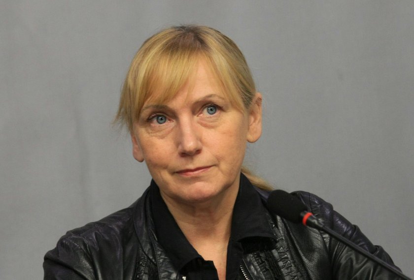 Елена Йончева: Кризата се използва за отслабване на върховенството на закона