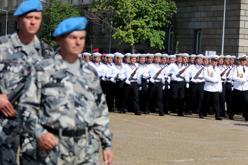 Първо в Lupa.bg: Без военен парад на 6 май
