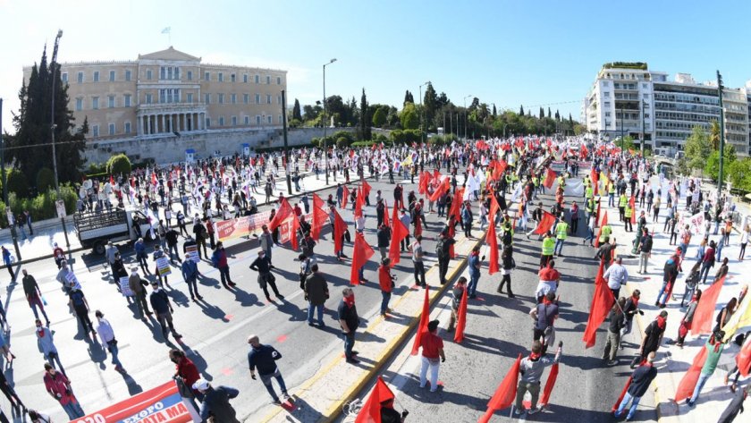 Стотици протестират в Атина и в Солун