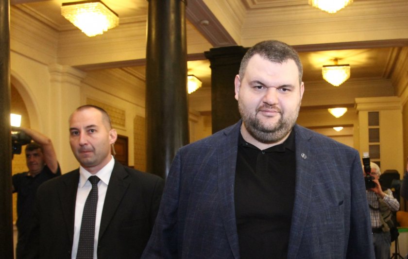 Делян Пеевски с ново дарение за болници във Видин, Кюстендил и София