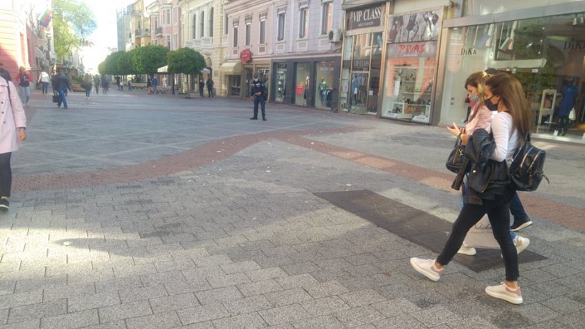 Падна част от мазилката на сграда в Пловдив