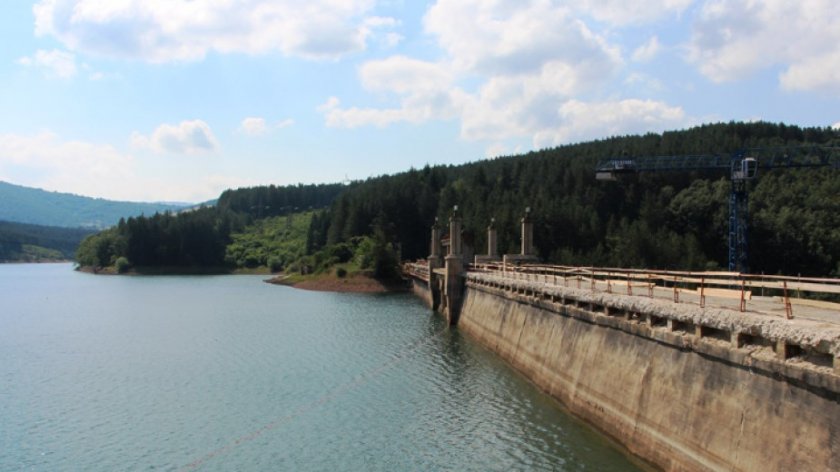 Кметът на Перник: Водният режим може да отпадне през юни