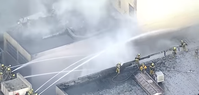 10 пожарникари обгоряха в Ел Ей (ВИДЕО)