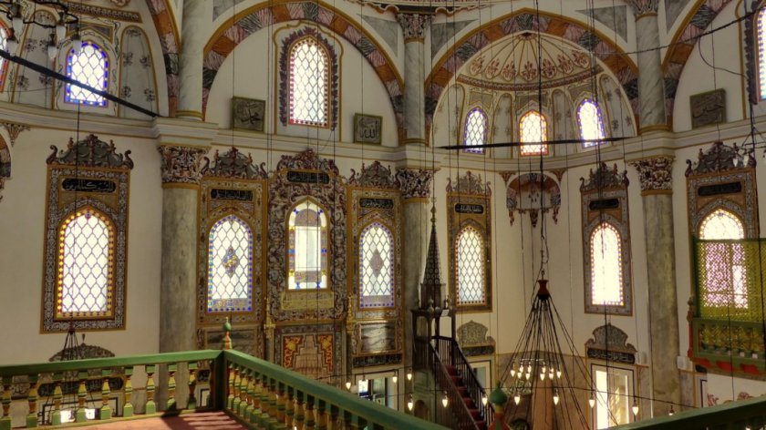 Подновени са масовите молитви в джамиите