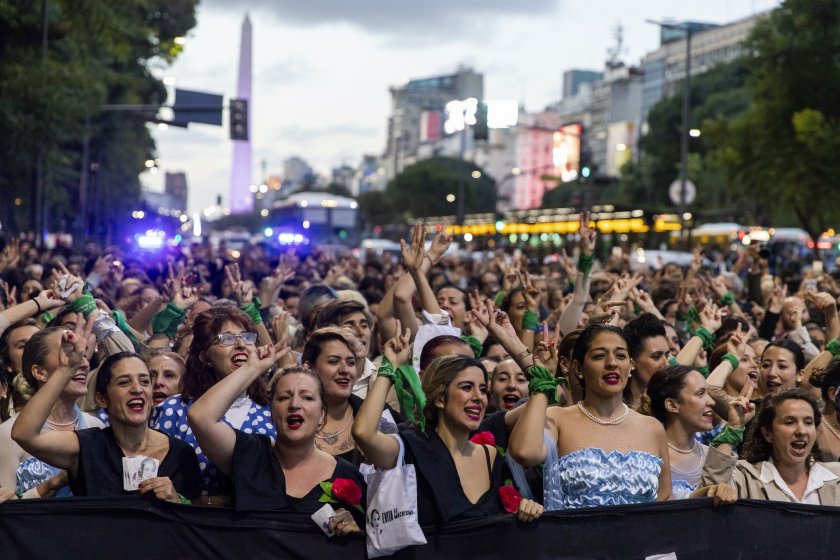 Стотици възкресиха спомена за Евита Перон по улиците на Буенос Айрес
