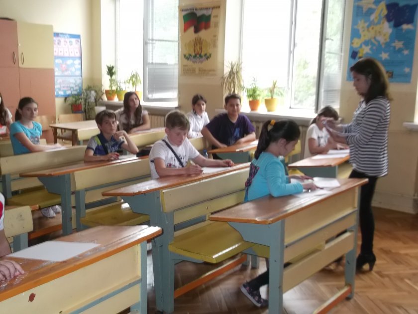 60000 хлапета пишат на "малки матури" по български