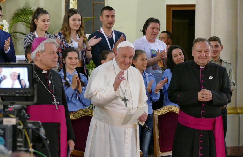 Папа Франциск е трогнат от причастието на българските деца