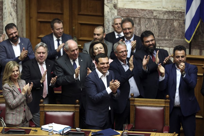 Ципрас оцеля след вот на недоверие