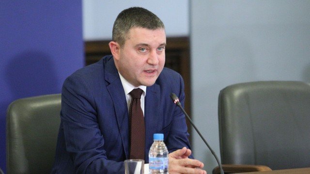 Горанов твърдо контра на Борисов за ДДС-то 