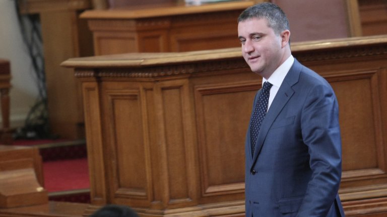 Препитват Горанов за хазарта в парламента