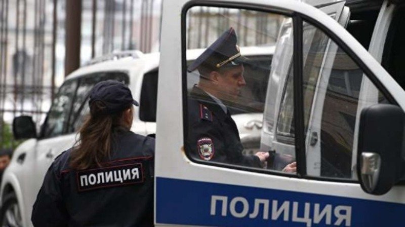 Куриер взе заложници в банка в Москва, иска откуп