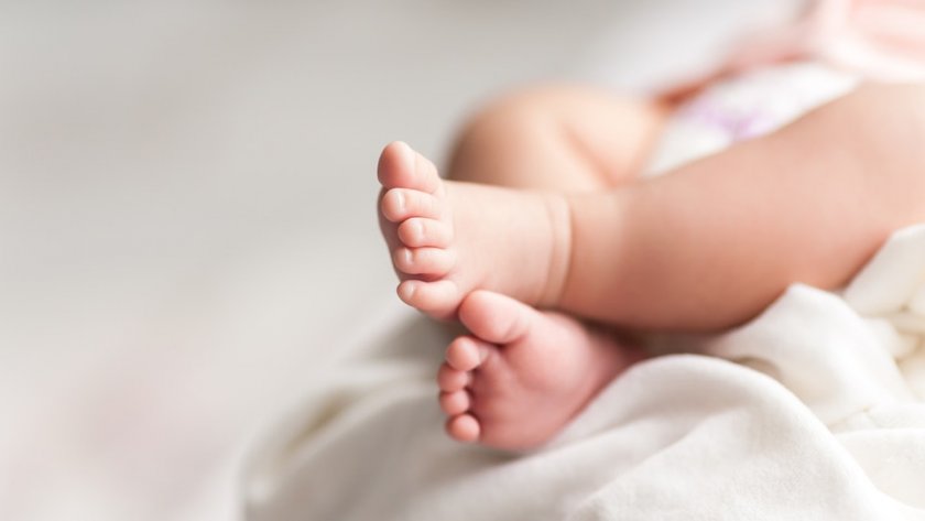 СЛЕД УНИКАЛНА ОПЕРАЦИЯ: Бебе, родено със сърце извън тялото, беше спасено в Италия