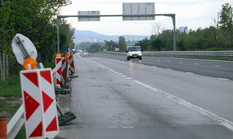 Задържаха пиян тираджия с 2,43 промила на "Тракия"