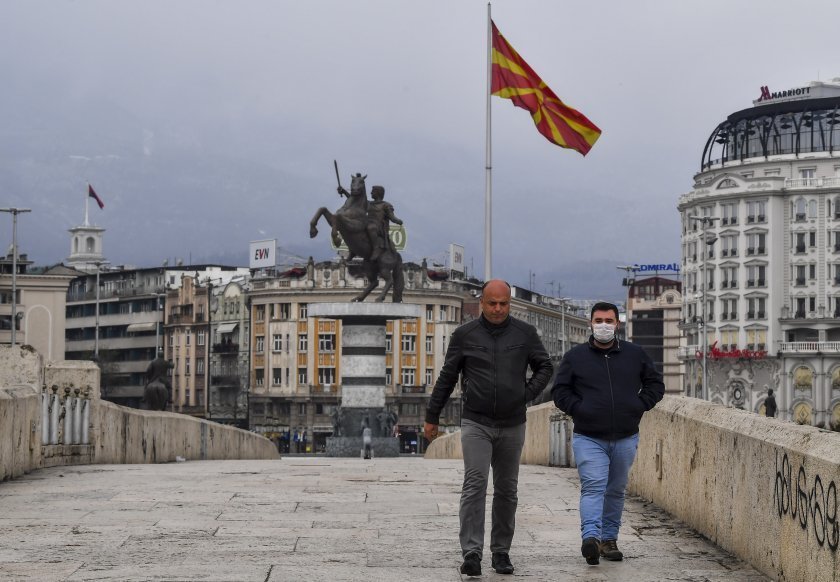 Сев. Македония се върна назад - пак вдига КПП-та заради COVID-19