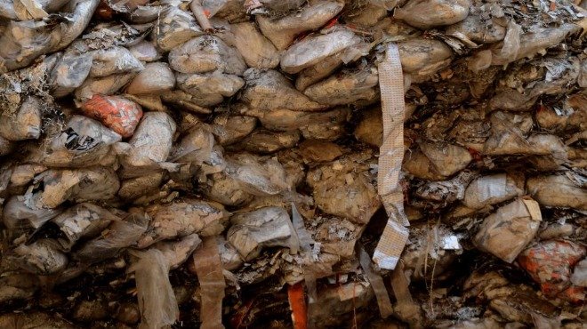 Откриха над 60 тона заровен боклук в Червен бряг