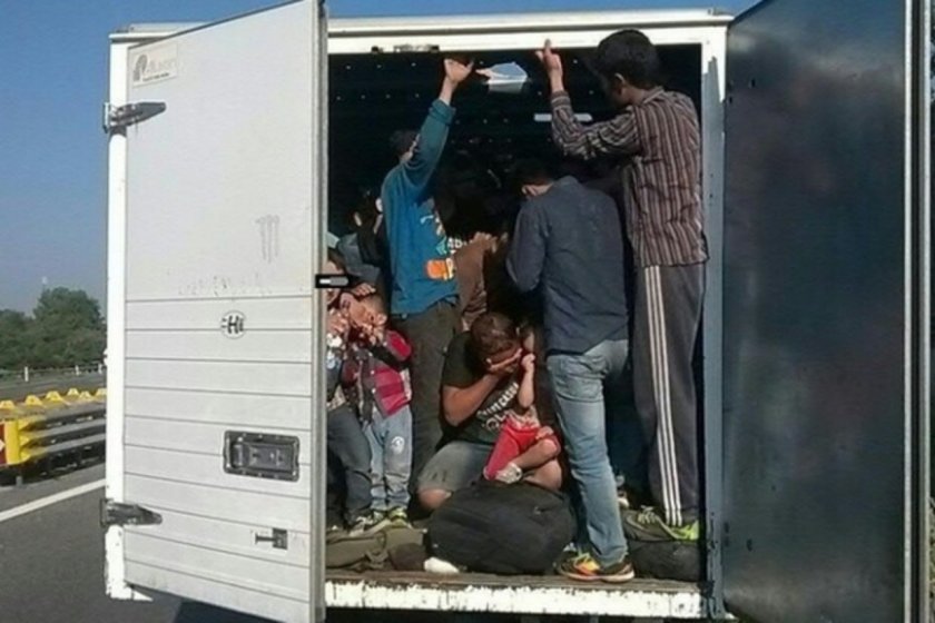 Хванаха ТИР с бежанци близо до границата на Сърбия с България