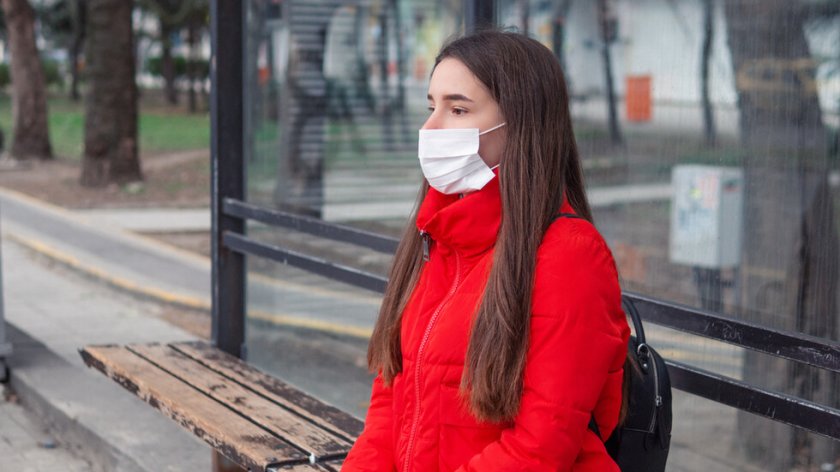 В Полша вече ще може да се излиза на улицата без маска
