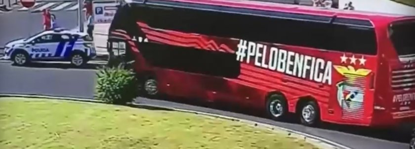 Нападнаха автобус на „Бенфика”, раниха двама футболисти