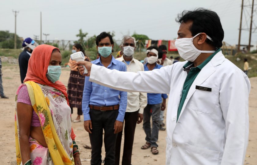 Индия с над 2000 жертви на коронавируса за денонощие