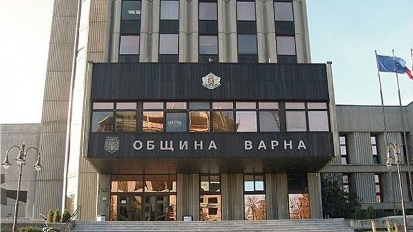 Covid-19 затвори и община Варна