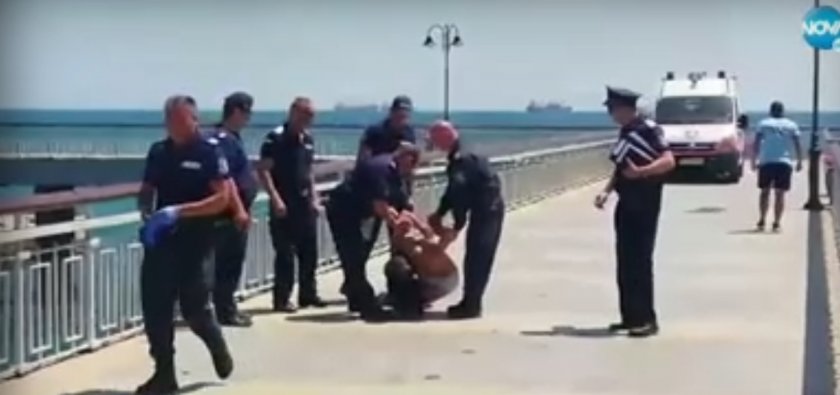 Пиян руснак аха да скочи от мост в Бургас (ВИДЕО)