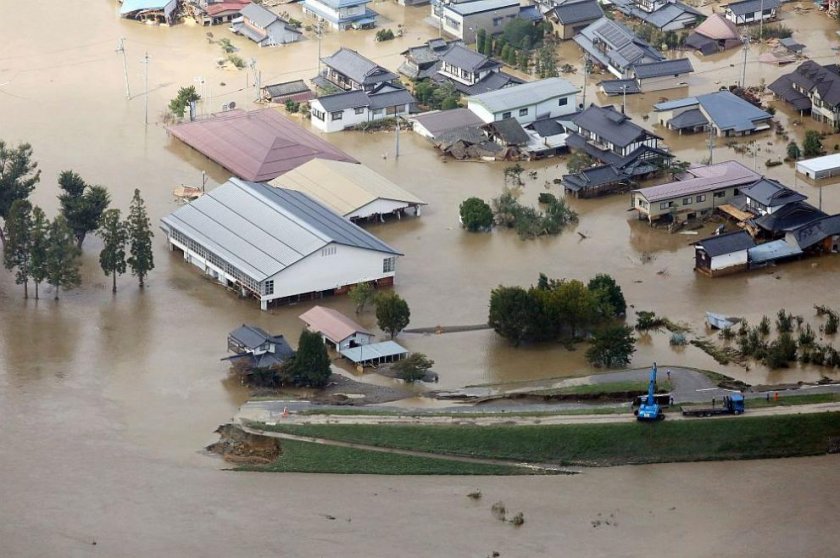 34 са жертвите на наводненията в Япония 