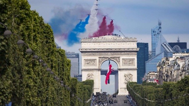 Франция отбелязва националния си празник в условията на коронавирус