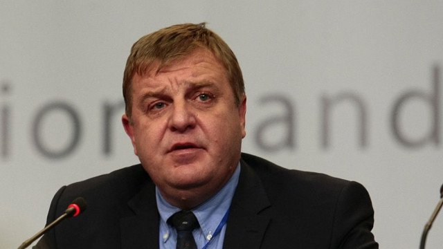 Каракачанов: Към днешна дата кабинетът няма да подава оставка