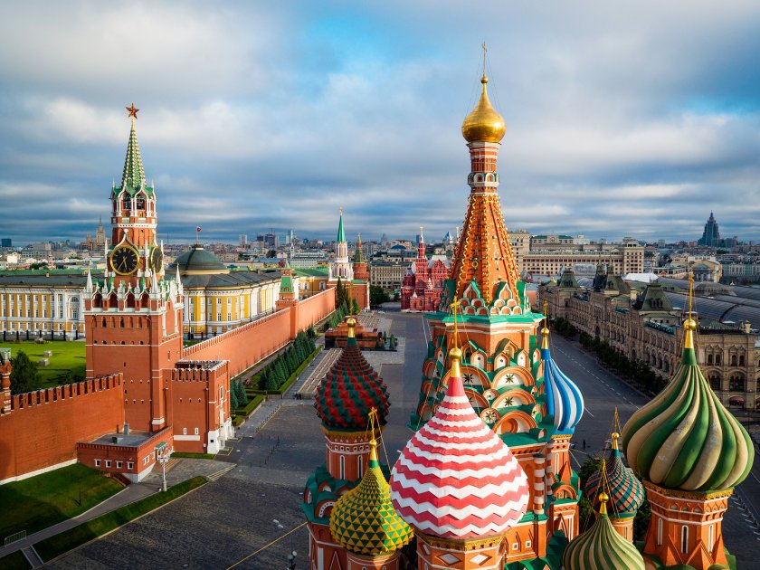 Край на задължителната карантина за пътуващи в Русия