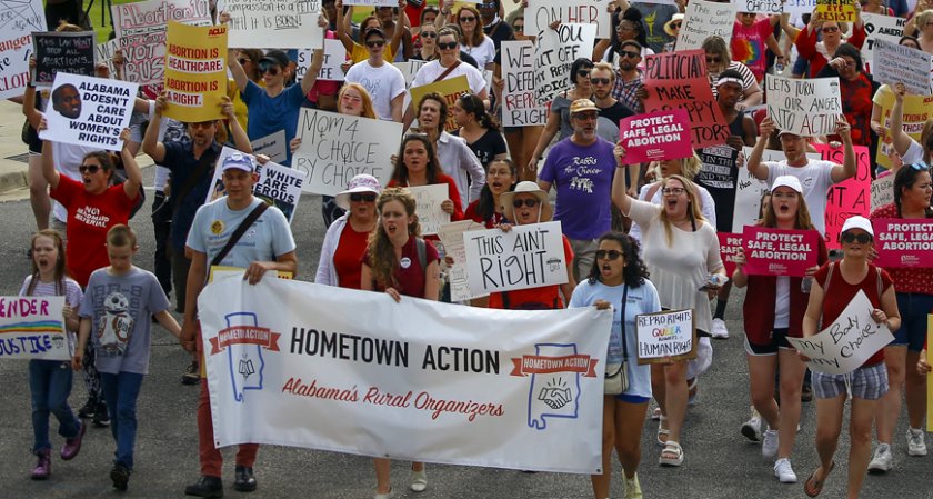 Протести срещу забраната на абортите в Алабама
